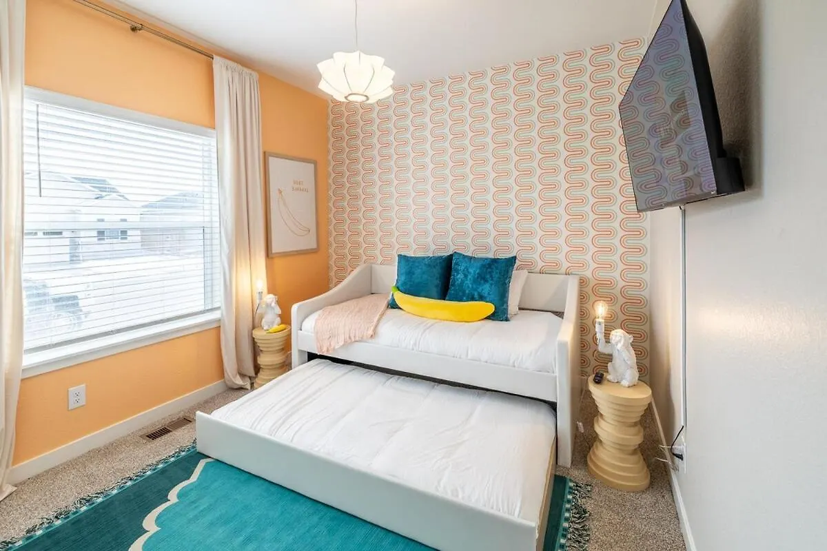 Near Airport, Game Room, Mini Golf, Cowboy Pool, Smart Tvs & Air Purifiers Commerce City