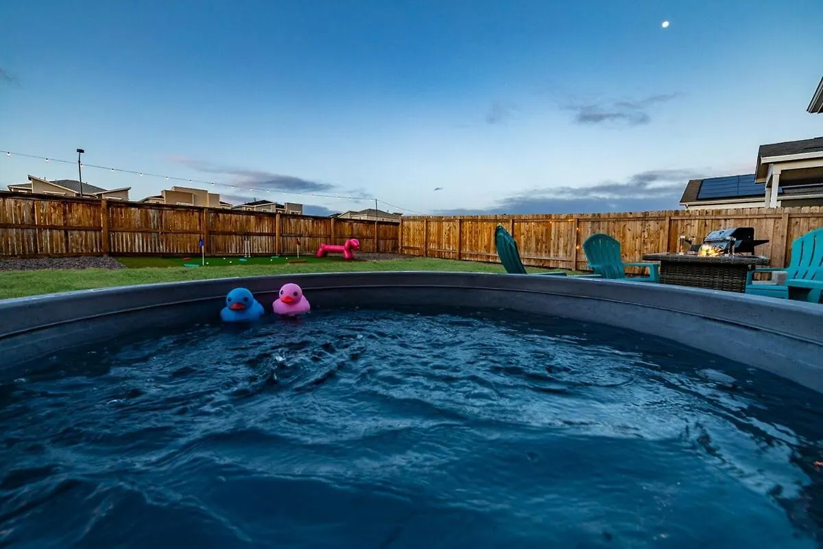 Near Airport, Game Room, Mini Golf, Cowboy Pool, Smart Tvs & Air Purifiers Commerce City