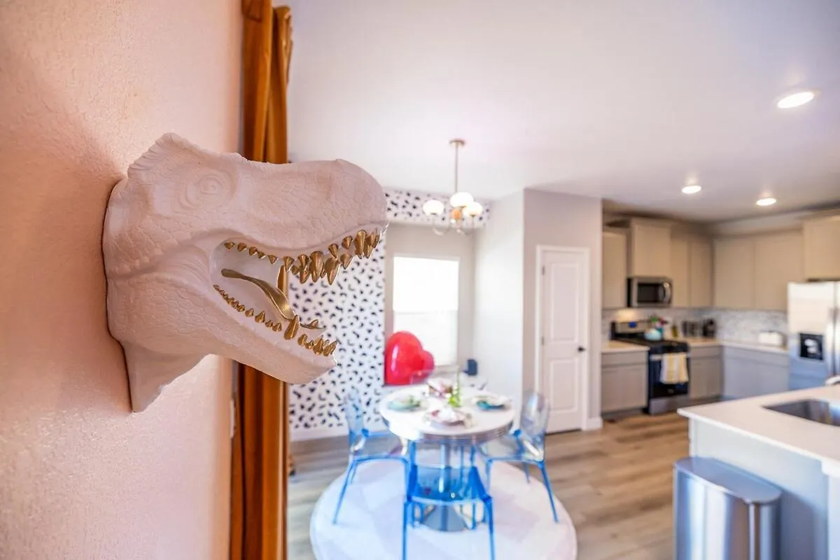 Near Airport, Game Room, Mini Golf, Cowboy Pool, Smart Tvs & Air Purifiers 0*, Commerce City